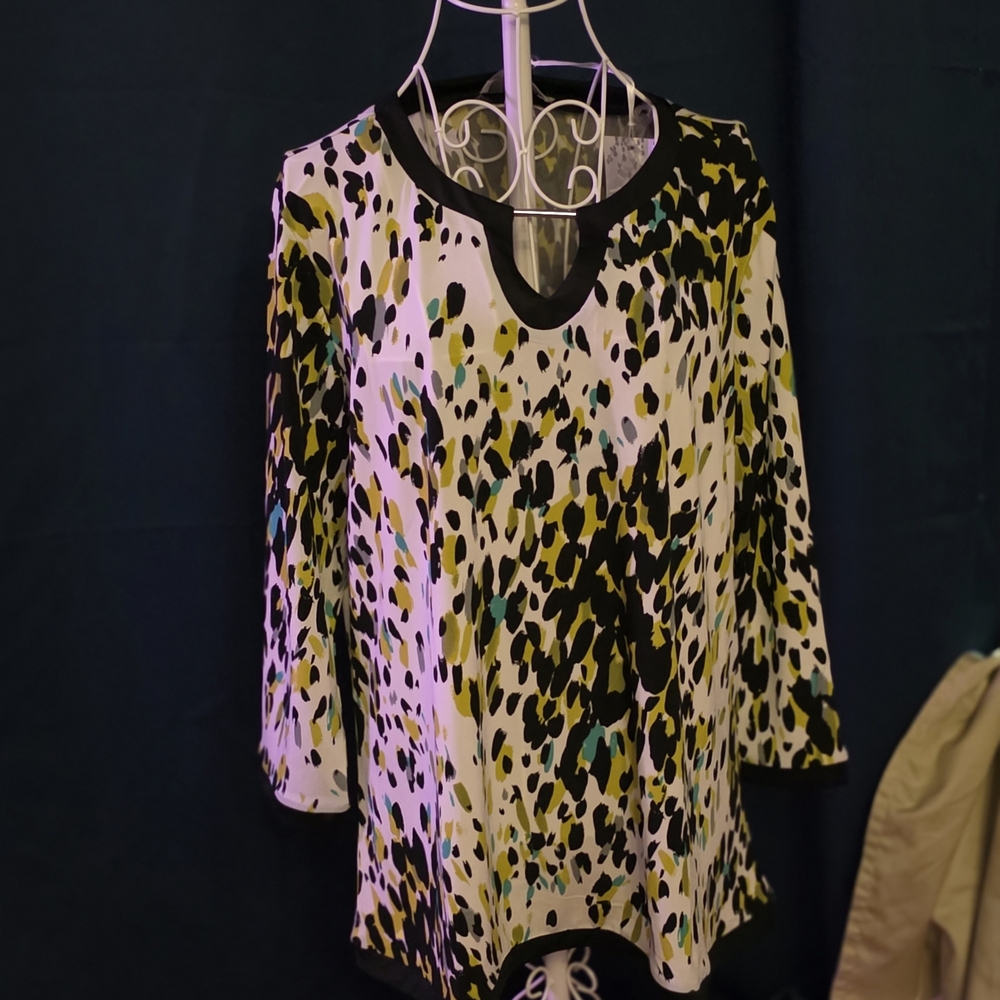 Womens Abstract Print Keyhole Neck Top - Black/White/Green XL NWT